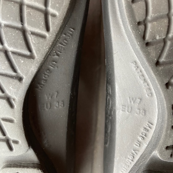 Oofos Oolala Sandals - Womens 7 - Comfort Recovery Flip Flops - Slip On Shoes - Picture 9 of 9